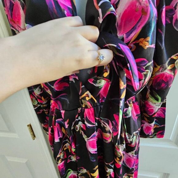 Delfi Collective Lindsay Floral Gown Size Small - Picture 8 of 13